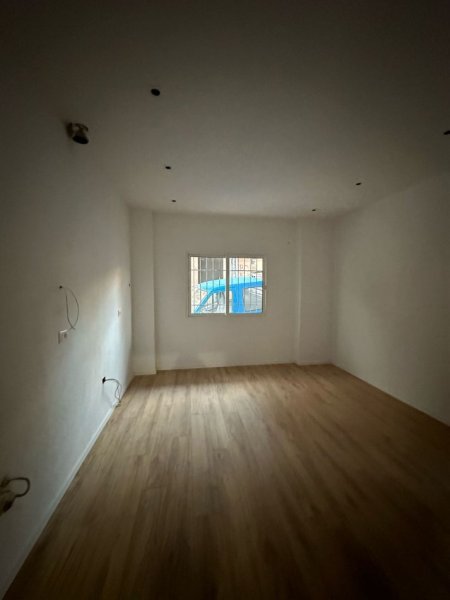 Shitet, Apartament 2+1,Restorant Fresku, Tiranë - 67500€ | 54 m²