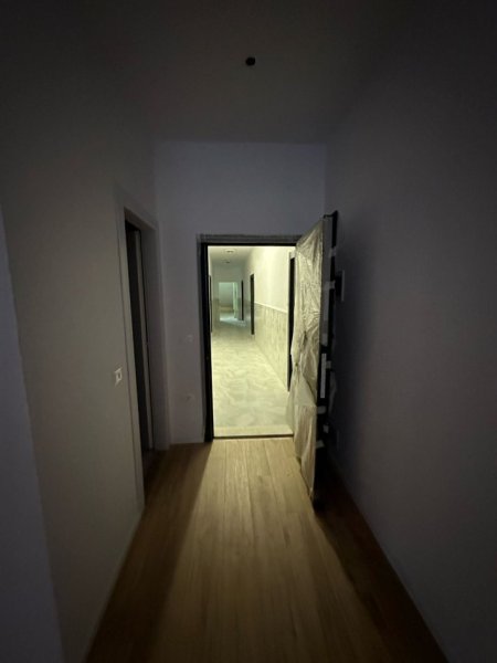 Shitet, Apartament 2+1,Restorant Fresku, Tiranë - 67500€ | 54 m²