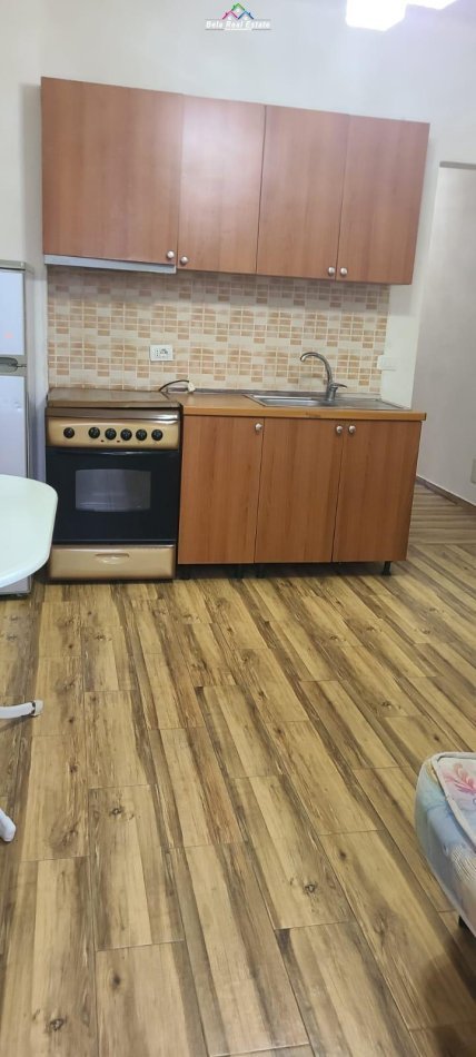 Apartament Me Qera 2+1 Tek Rruga E Elbasanit (ID B221201) Tirane.