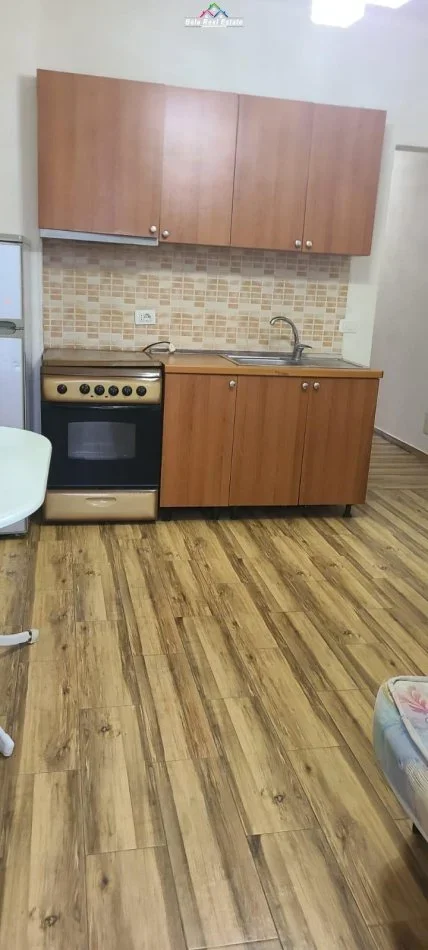 Apartament Me Qera 2+1 Tek Rruga E Elbasanit (ID B221201) Tirane.