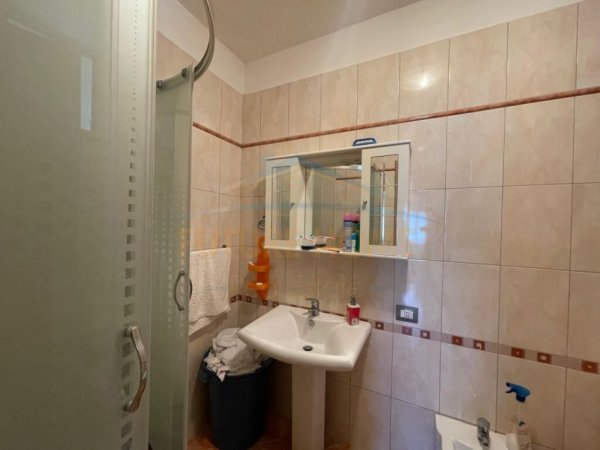 Shitet, Apartament 2+1+2, Prane Eftali Koci, Durres VO40300