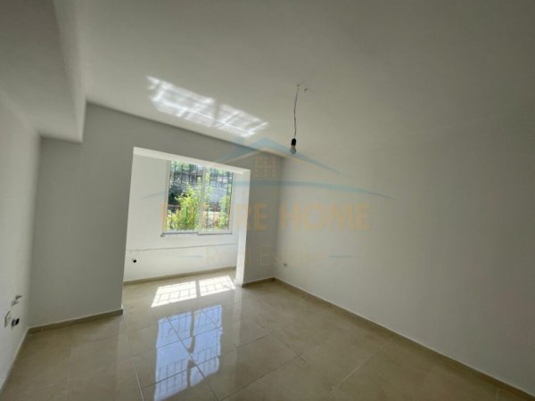 Shitet, Apartament 1+1, Prane Eftali Koci, Durres VO40308