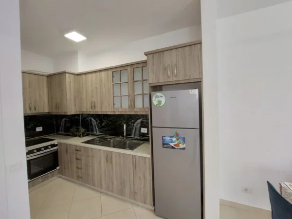 Jepet me qera apartament 3+1