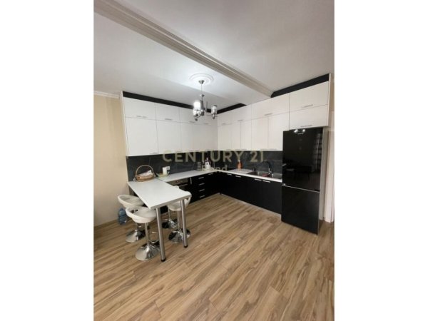 Apartament 2+1 per Shitje në Komunen e Parisit