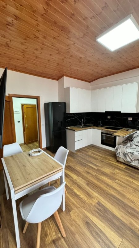 🏠Jepet me qera apartament 1+1 te Rruga Kavajes, Perball Poliklinikes nr 9