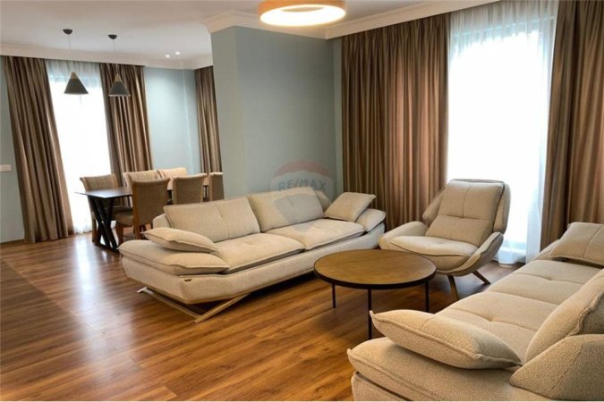 Super Apartament 2+1+2 Per Qira prane Qendres!