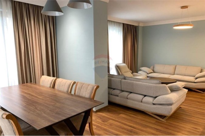 Super Apartament 2+1+2 Per Qira prane Qendres!