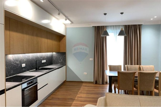 Super Apartament 2+1+2 Per Qira prane Qendres!