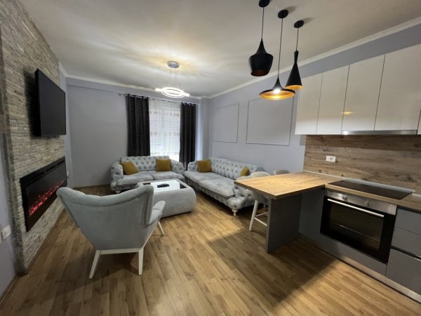 Qera, Apartament 2+1 Stacioni i Trenit