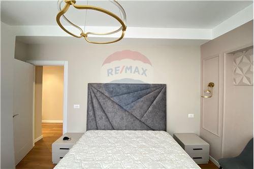 Apartament 1+1 me qira prane Qendres!