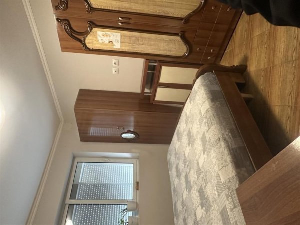 Jepet me qera Apartamenti 2+1 400 mije leke, Shkoze prane Rrethrrotullimit.