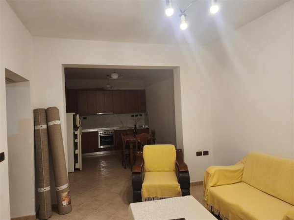 Jepet me qera Apartamenti 2+1 450€ , rruga Qemal Guranjaku tek instituti i Higjienes.