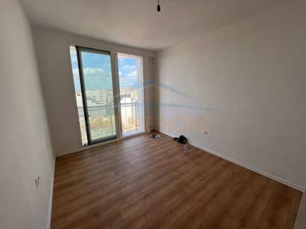 Shitet, Apartament 2+1+2, Rruga e Dibres