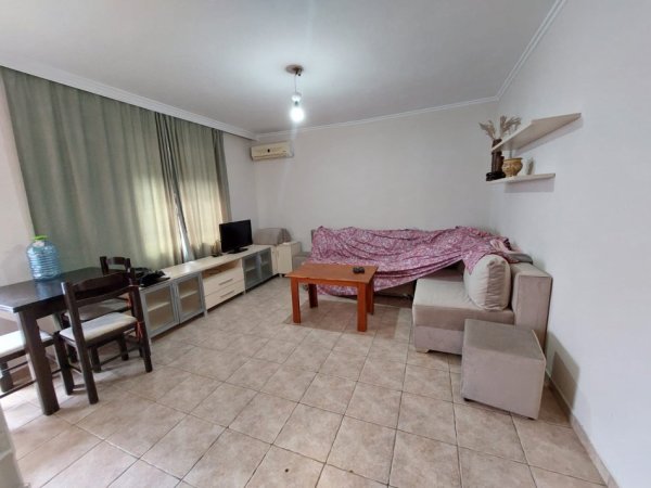 JEPET APARTAMENT 1+1 ME QIRA NE XHAMLLIK