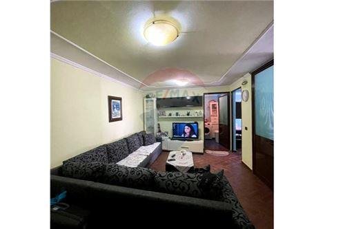 Apartament 2+1 ne shitje, rruga Myslym Shyri