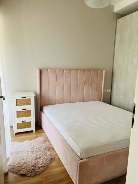 Jepet apartament 1+1 me qera te Mangalem