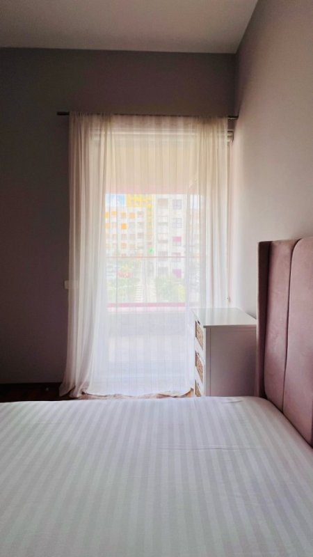 Jepet apartament 1+1 me qera te Mangalem