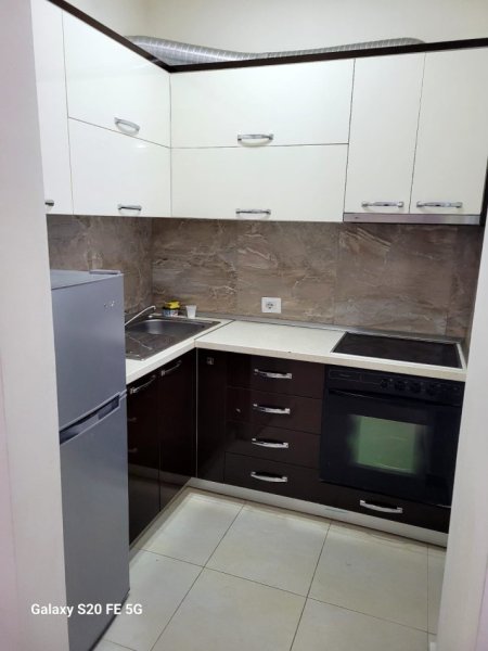 APARTAMENT 1+1 PER SHITJE TEK GJIRI LALZIT! 80 000 EURO