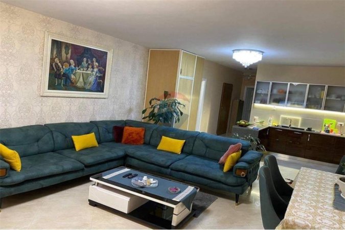 Super apartament luksoz 2+1 me qira tek Liqeni!