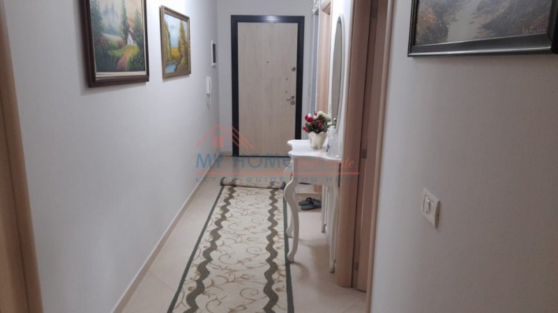 Apartament 2+1 ne shitje te Komuna Parisit