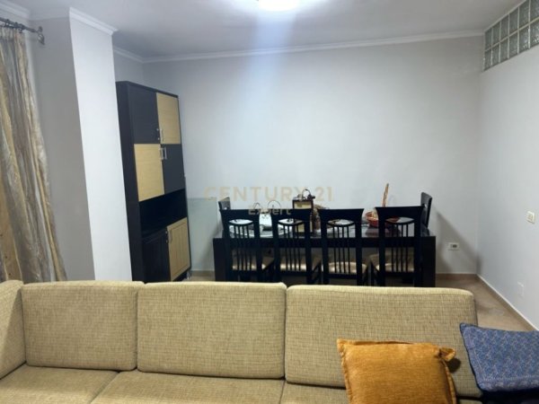 Apartament 2+1+2 për Qira ne Laprake