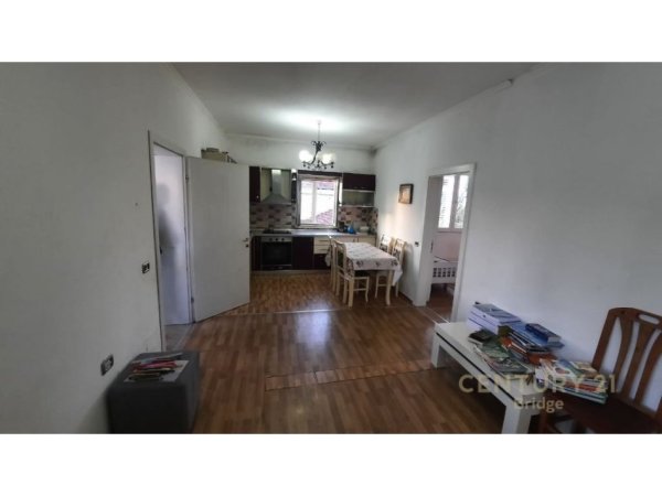 APARTAMENT ME QIRA 2+1 NE LAPRAKE