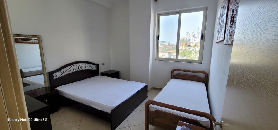 Jepet me qera apartamenti 2+1 420 euro , Rruga Siri Kodra , prane Gega oil.