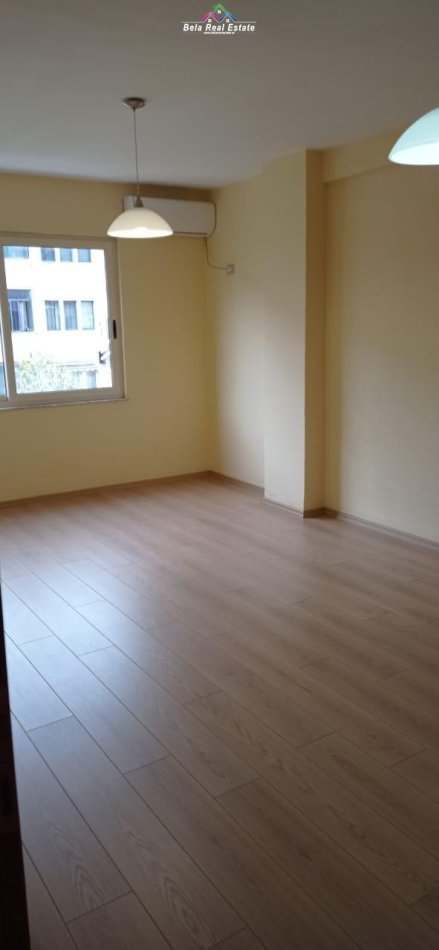 Zyre Me Qera Prane Rruges Se Kavajes (ID BZ2311) Tirane.