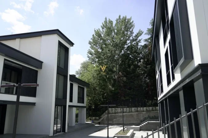 SHITET APARTAMENT 2+1+2+BLK TE KOMPLEKSI ALTEA , SAUKU 366.650 EURO