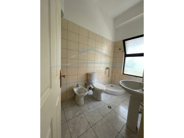 Shitet , Apartament 2+1+2 , Unazas e Re , Tirane