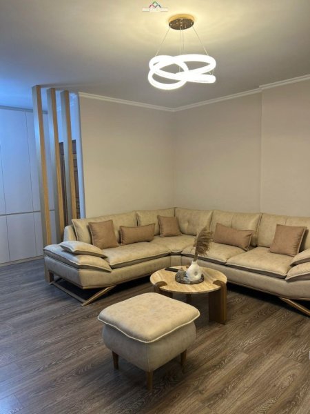 Apartament Per Shitje 2+1 Ne Xhamllik (ID B120469) Tirane.