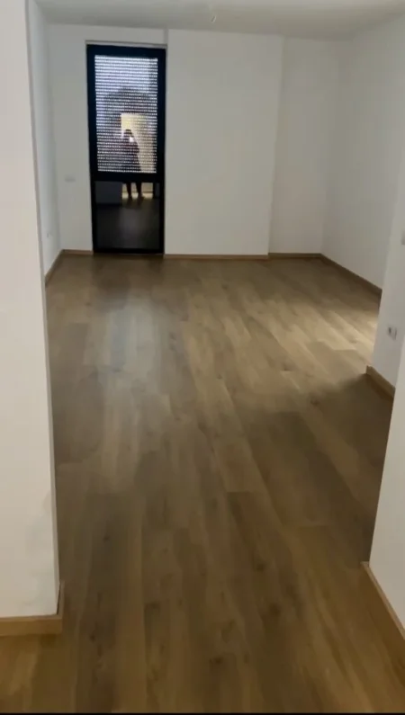 Qira, Apartament 1+1, Pran Shkolles se Kuqe
Tirane