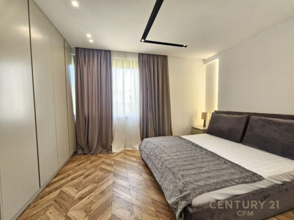 Apartament 2+1 tek Liqeni me super pamje per Qira!!