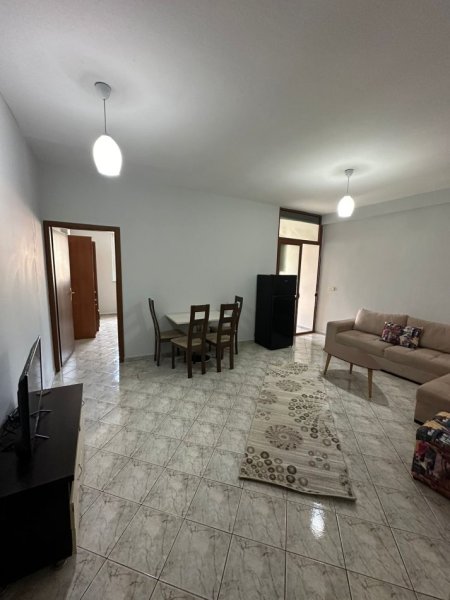 Apartament me Qera