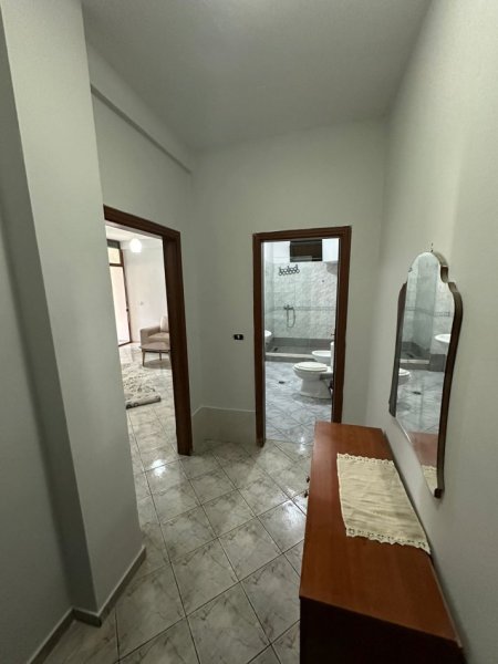 Apartament me Qera