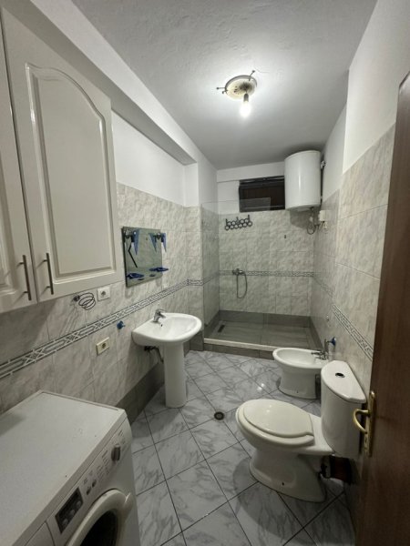 Apartament me Qera