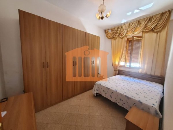 APARTAMENT 1+1 PRANE STADIUMIT DURRES, PER QIRA!