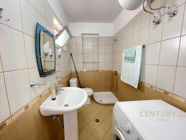 JEPET ME QIRA APARTAMENT 1+1 TE 21-DHJETORI! 350 euro