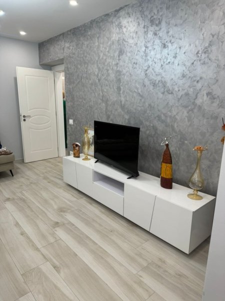 Qera, Apartament 2+1 ne 5 maj