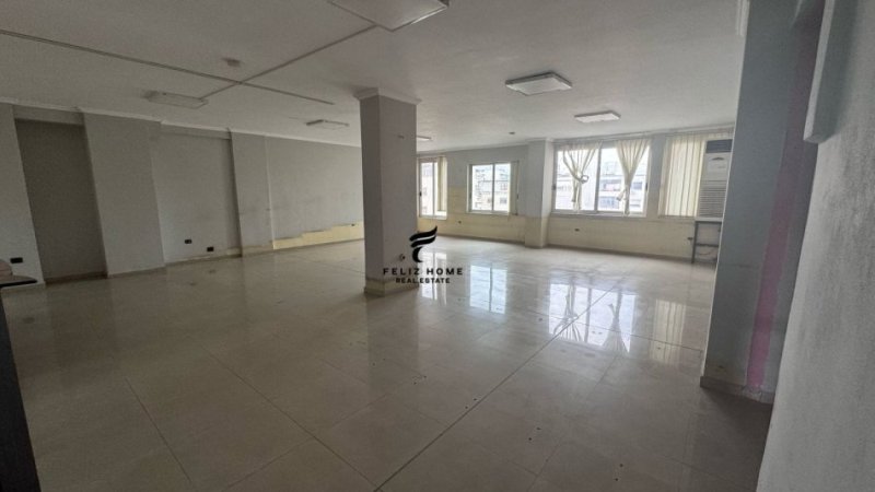 AMBIENT BIZNESI ME QERA 200 M2 RRUGA E KAVAJES 1.700 EURO