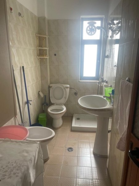 Apartament 2+1 me qera tek Stacioni Trenit