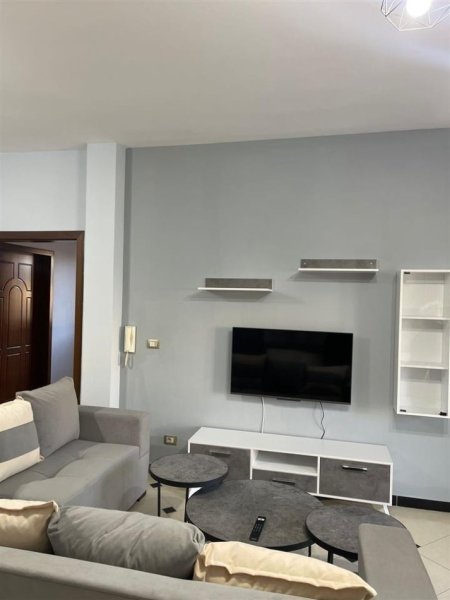 Apartament 2+1 me qera ne Sauk te Vjeter