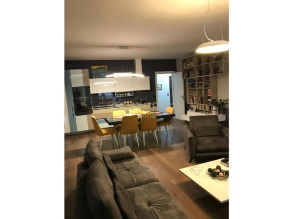 Apartment me qira 2+1+2 te shkolla e Baletit 750 €