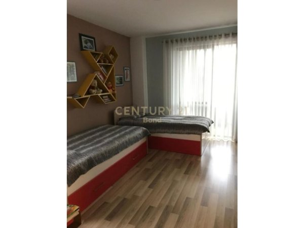 Apartment me qira 2+1+2 te shkolla e Baletit 750 €