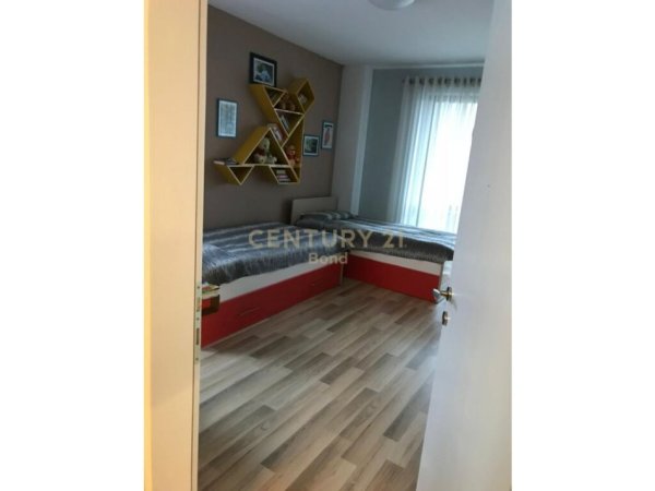 Apartament 2+1+2 me qera te Shkolla e Baletit!, 750ruro