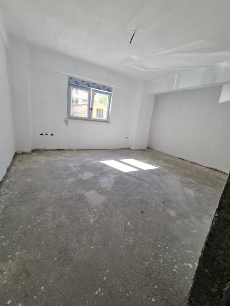 📢Shitet Apartament 2+1 te Rruga Aleksander Goga, Durres🔑