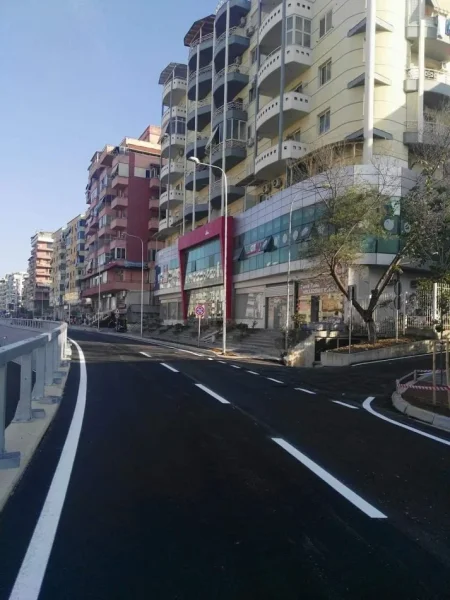 Ambient Komercial Per Qira Ne Selite