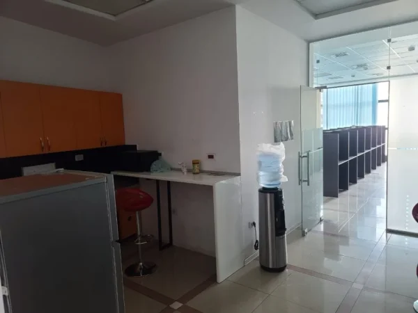 Ambient Komercial Per Qira Ne Selite