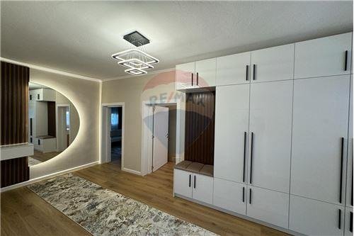 JEPET APARTAMENT 2+1 ME QIRA ne Kombinat, Rr.Hamdi Cenojmeri