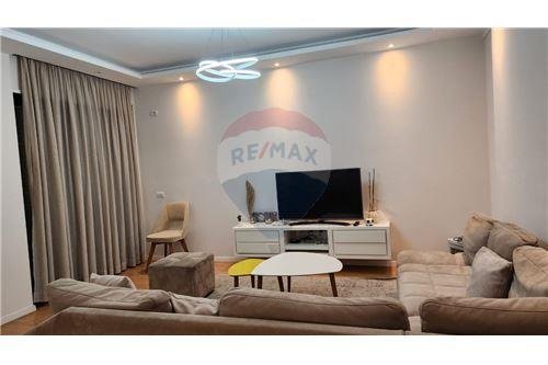 JEPET APARTAMENT 2+1+2 ME QIRA ne Astir Rr.Teodor Keko